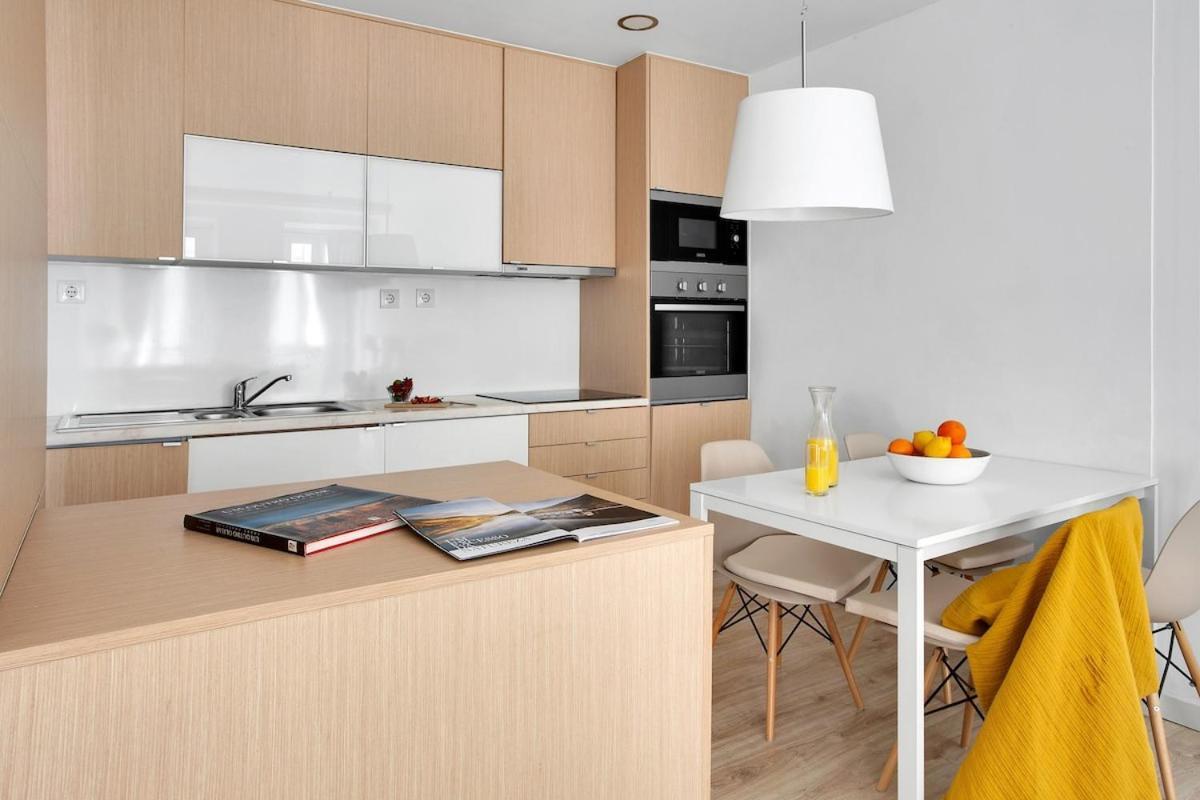 Modern 2 Bedroom Apartment In Estrela With Outside Terrace! Amazing For Families, Couples, Friends Lisboa المظهر الخارجي الصورة